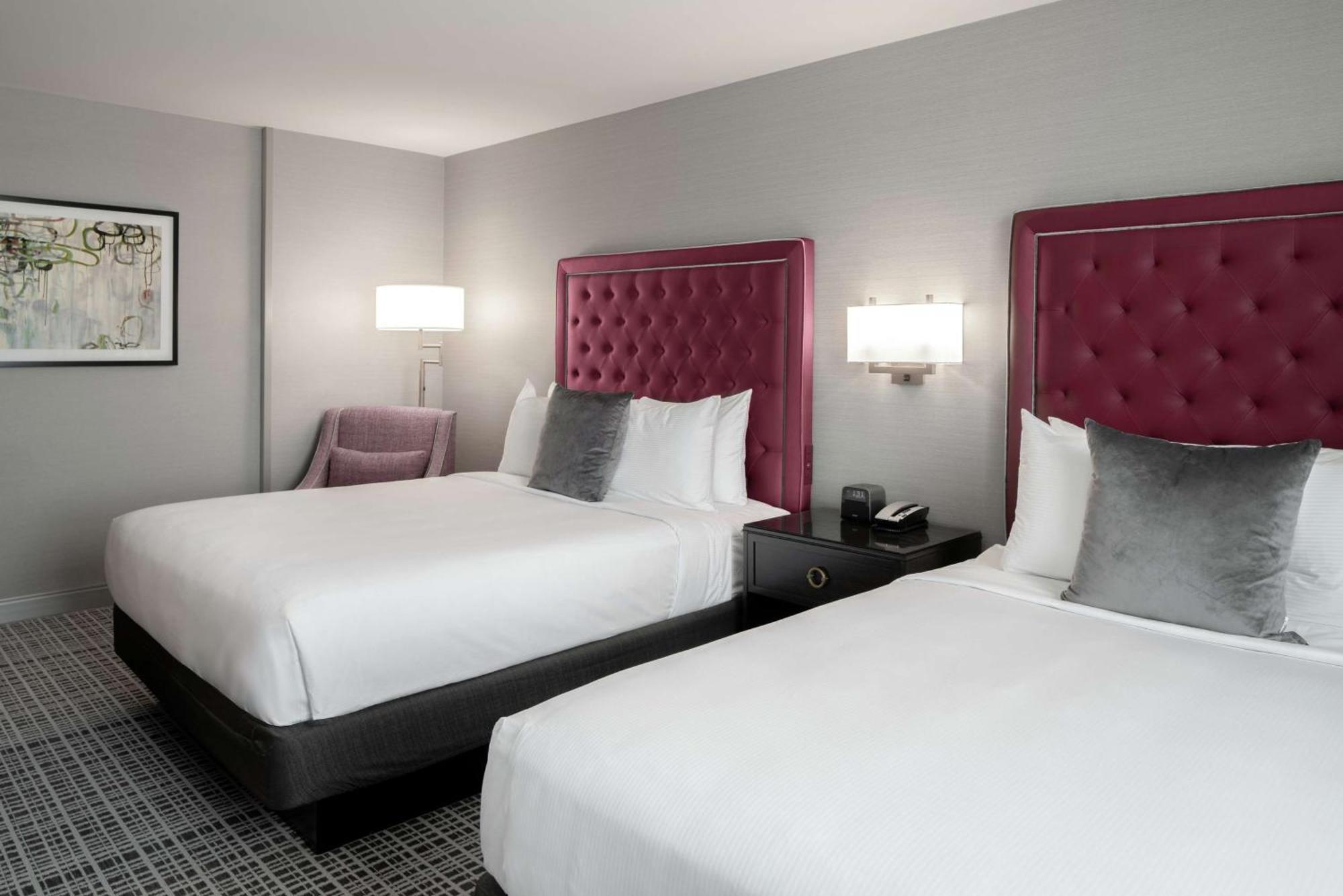 The Axis Moline Hotel, Tapestry Collection By Hilton Exterior photo
