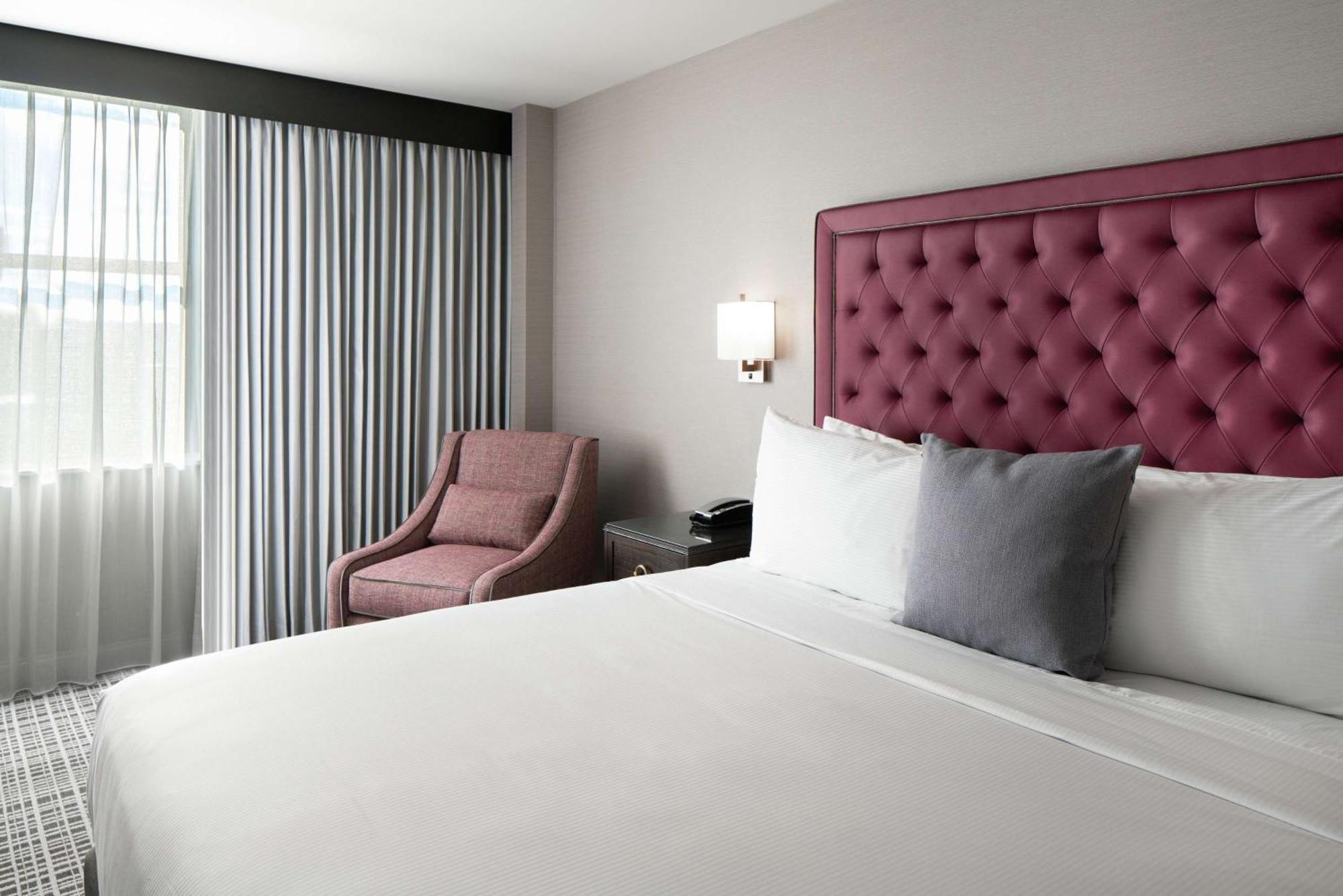 The Axis Moline Hotel, Tapestry Collection By Hilton Exterior photo